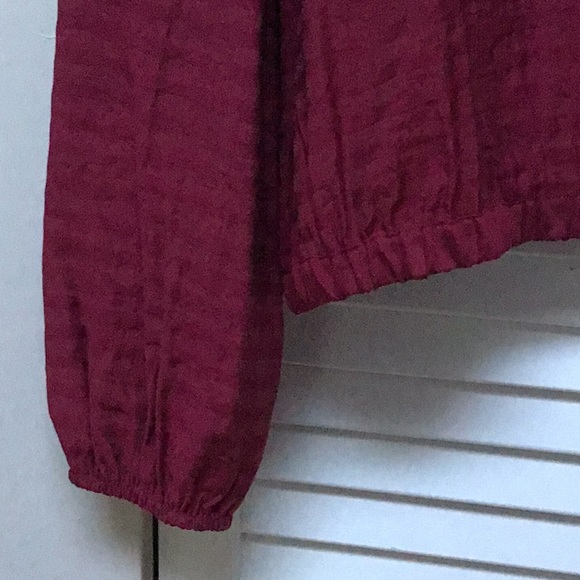 Stripe wrap back crop blouse - Picture 4 of 7